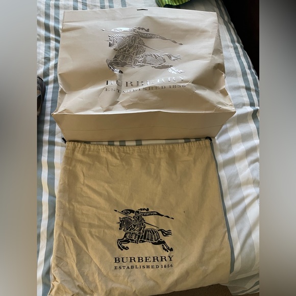 100% Authentic Burberry Walden Hobo Bag - Picture 8 of 10